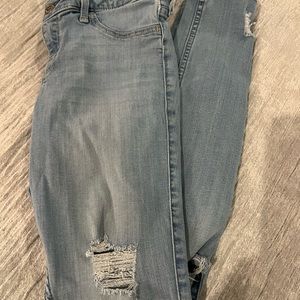 Hollister Low Rise Jean jegging advanced stretch size 5 5R / w27 L28